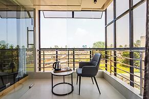 CVR'S HOTEL GLASS BIRD