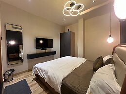 CVR'S HOTEL GLASS BIRD