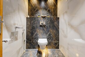 CVR'S HOTEL GLASS BIRD