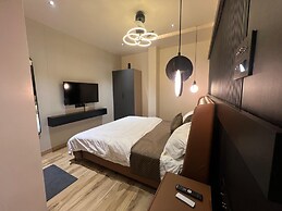 CVR'S HOTEL GLASS BIRD