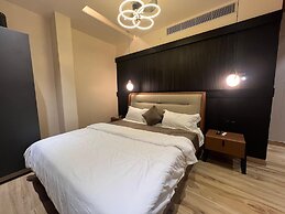 CVR'S HOTEL GLASS BIRD