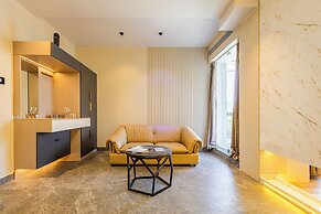 CVR'S HOTEL GLASS BIRD