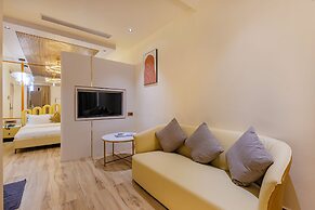 CVR'S HOTEL GLASS BIRD