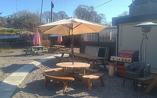 Mattys Pub & Apartments