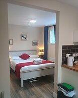 Mattys Pub & Apartments
