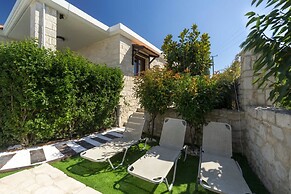 Heraklion Twins House - Private Pool Retreat