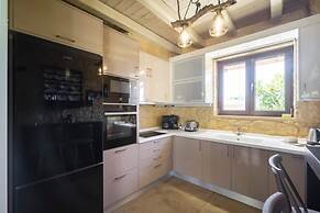 Heraklion Twins House - Private Pool Retreat