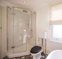 Dragon Court - 3 Beds Office Terrace Garden