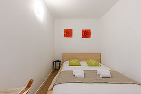 Beachside 3-bedroom Duplex Near Sea