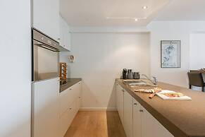 Beachside 3-bedroom Duplex Near Sea