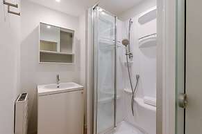 Beachside 3-bedroom Duplex Near Sea