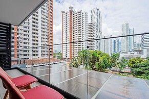 w Beautiful 1BR w Perfect Balcony View