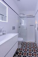 Liiiving in Porto - Trindade Deluxe Studio 3T