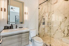 Serenity Estates 5BR Modern Retreat w Exclusive Amenities Near Airport