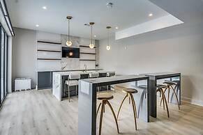 Serenity Estates 5BR Modern Retreat w Exclusive Amenities Near Airport