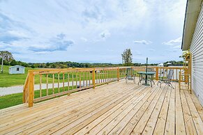 3 Mi to Green River Lake: Quiet Farmhouse w/ Yard