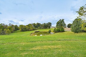 3 Mi to Green River Lake: Quiet Farmhouse w/ Yard