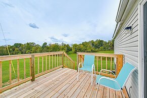 3 Mi to Green River Lake: Quiet Farmhouse w/ Yard