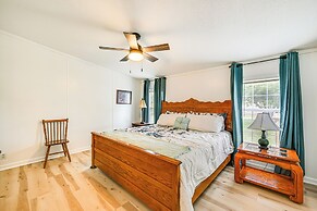 3 Mi to Green River Lake: Quiet Farmhouse w/ Yard