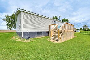 3 Mi to Green River Lake: Quiet Farmhouse w/ Yard