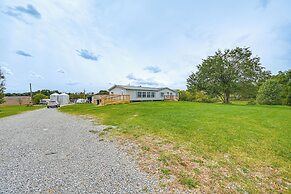 3 Mi to Green River Lake: Quiet Farmhouse w/ Yard