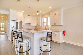 Walk to Beach: Oceanfront Home w/ Outdoor Kitchen