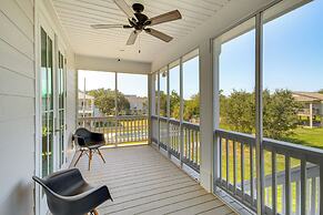 Walk to Beach: Oceanfront Home w/ Outdoor Kitchen