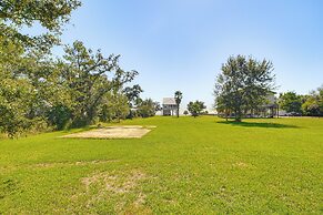 Walk to Beach: Oceanfront Home w/ Outdoor Kitchen