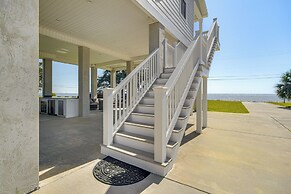 Walk to Beach: Oceanfront Home w/ Outdoor Kitchen