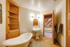 Simple Life Ranch w/ Hot Tub & Sauna in Keene!