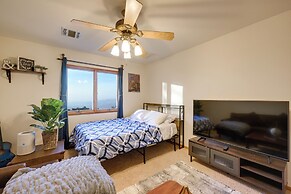 Simple Life Ranch w/ Hot Tub & Sauna in Keene!