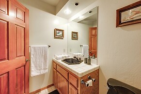 Simple Life Ranch w/ Hot Tub & Sauna in Keene!