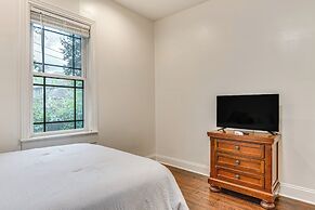 Indy 500 Group Getaway: 6 Mi to Speedway!