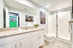 7 Mi to Disney: Townhome w/ Lanai & Pool!