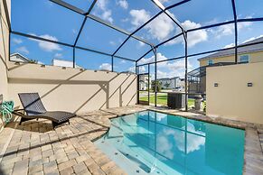 7 Mi to Disney: Townhome w/ Lanai & Pool!