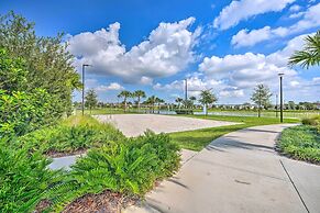 7 Mi to Disney: Townhome w/ Lanai & Pool!