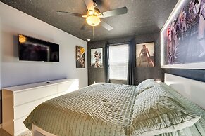 7 Mi to Disney: Townhome w/ Lanai & Pool!