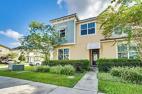 7 Mi to Disney: Townhome w/ Lanai & Pool!