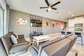 7 Mi to Disney: Townhome w/ Lanai & Pool!