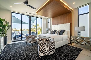Luxe Home w/ Heated Infinity Pool on Marco Island!