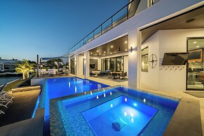 Luxe Home w/ Heated Infinity Pool on Marco Island!