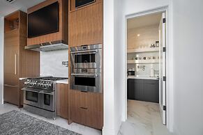 Luxe Home w/ Heated Infinity Pool on Marco Island!