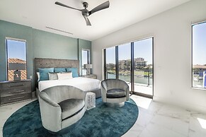 Luxe Home w/ Heated Infinity Pool on Marco Island!