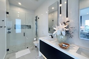 Luxe Home w/ Heated Infinity Pool on Marco Island!