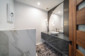 Luxe Home w/ Heated Infinity Pool on Marco Island!