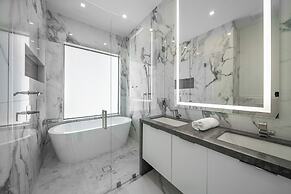 Luxe Home w/ Heated Infinity Pool on Marco Island!