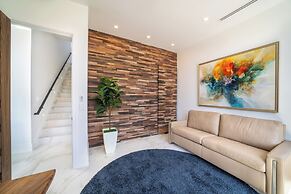 Luxe Home w/ Heated Infinity Pool on Marco Island!