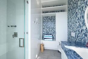 Luxe Home w/ Heated Infinity Pool on Marco Island!