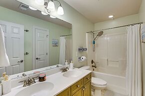 Townhome 3 Mi to Wescott Park & Golf Course!