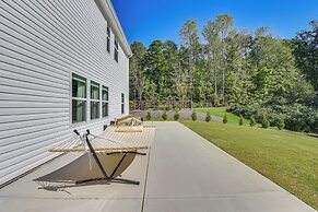 16 Mi to Dtwn Charlotte: Mt Holly Home w/ Grill